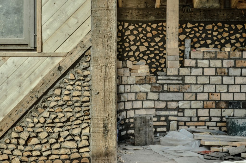 We have a Cordwood building  –  The finishing 4th&nbsp;week