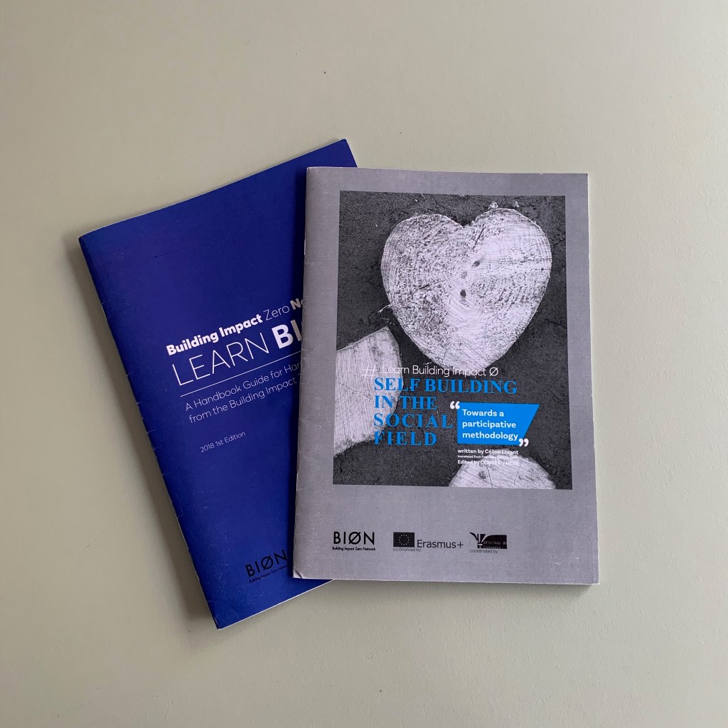 Self Building in the Social&nbsp;Field